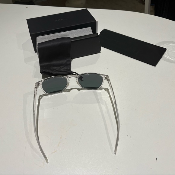 Various quality sunglasses - Picture 9 of 11